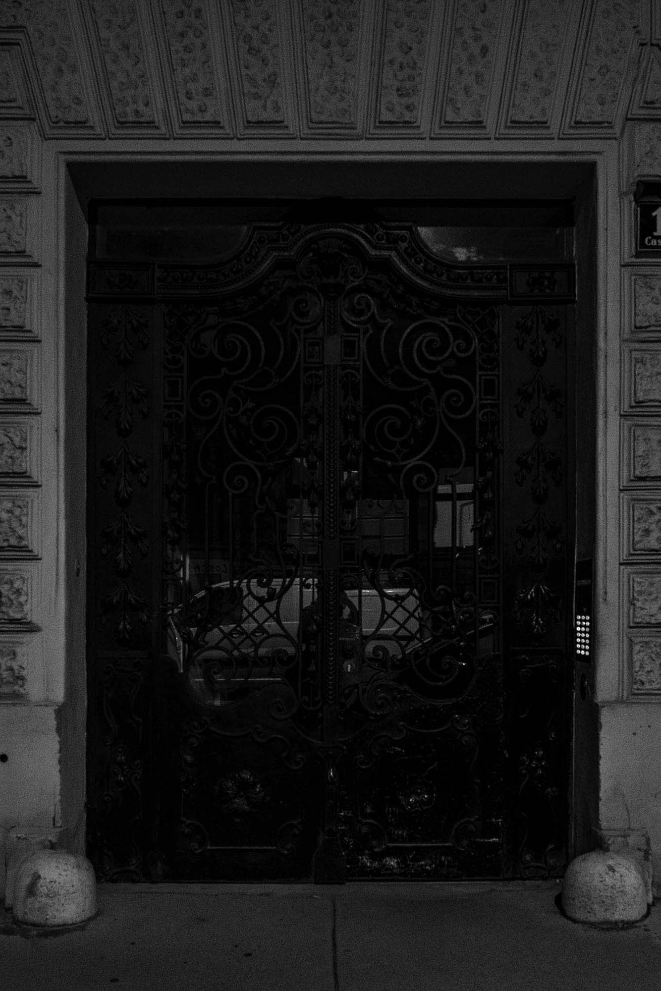 so dark the night - Martin Ogolter