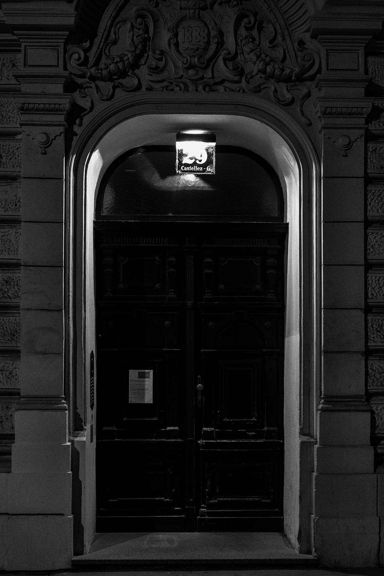 so dark the night - Martin Ogolter